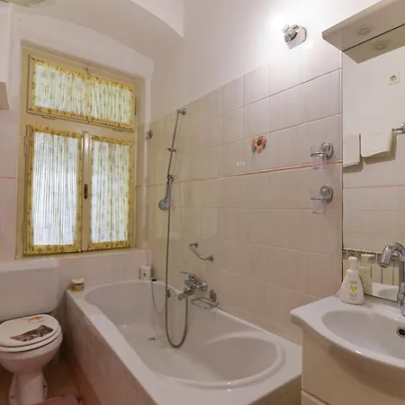 Beachfront Sonja - ロヴラン