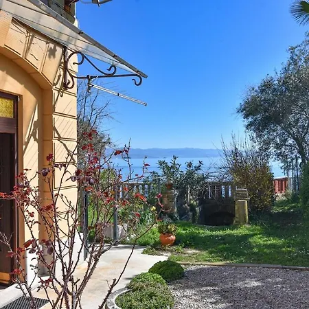 Beachfront Sonja - アパート ロヴラン