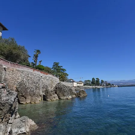 Apartament Beachfront Sonja - *