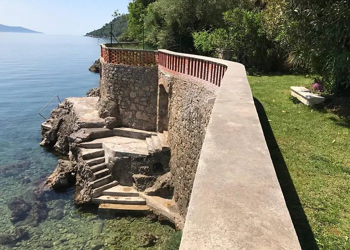 Apartament Beachfront Sonja - *