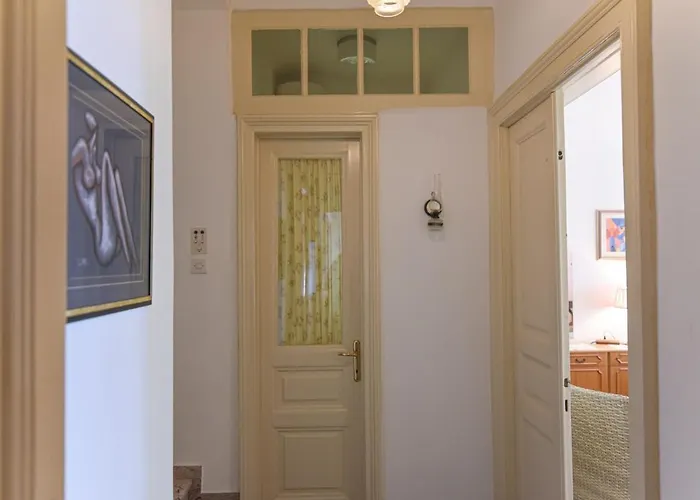 Beachfront Sonja - *